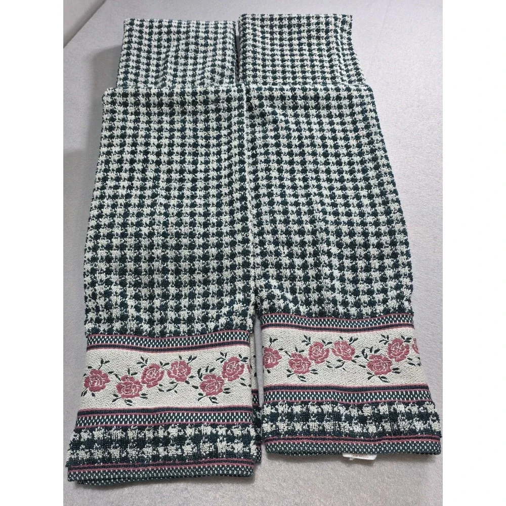 4 Vintage Priority by Santens Full Size Bath Towel Black White Houndstooth Pink